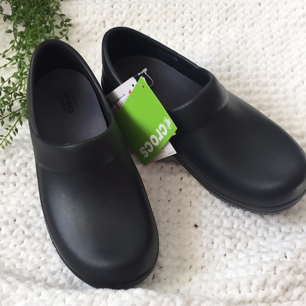 NWT Crocs Neria Pro II clog